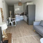 Le Cosy - T4 Avec Terrasse Privee, Face A La Avec Parking Et Wifi * Σετ