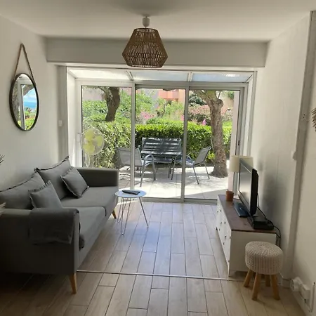 Le Cosy - équipé, Face à La Avec Parking Et Wifi *