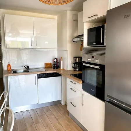 Le Cosy - T4 Avec Terrasse Privee, Face A La Avec Parking Et Wifi * Sète